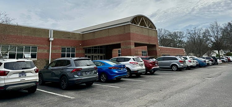 White Station Elementary School building's west-facing entrance and parking lot